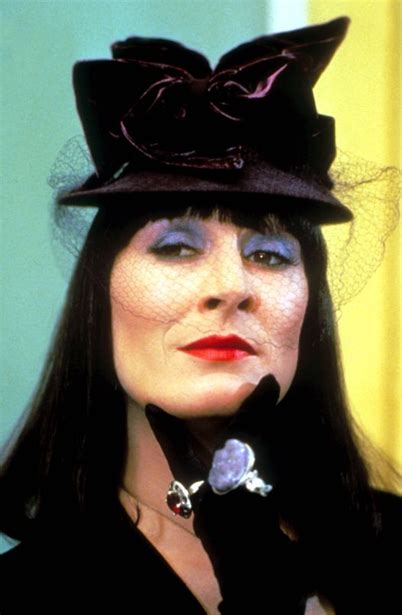 Breaking Down Anjelica Huston's Witch Queen Costume